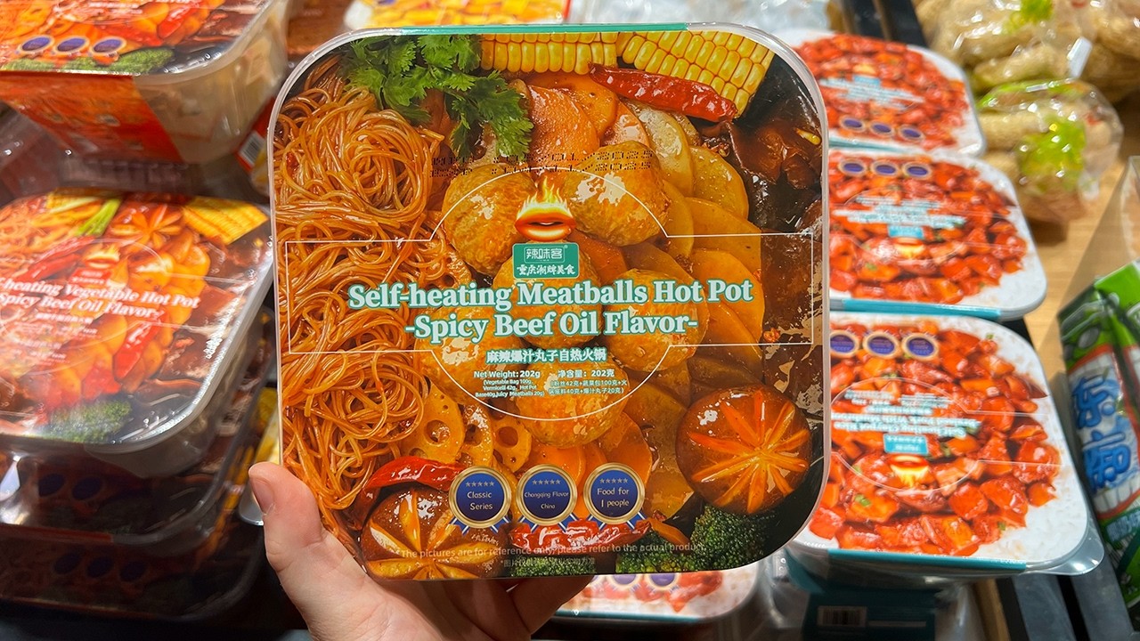 Trying Self-Heating Hot Pots from China – Rice & Noodles Taste Test!