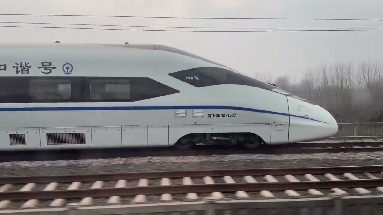 High-speed trains race back and forth.🔥❤️🚄🇨🇳