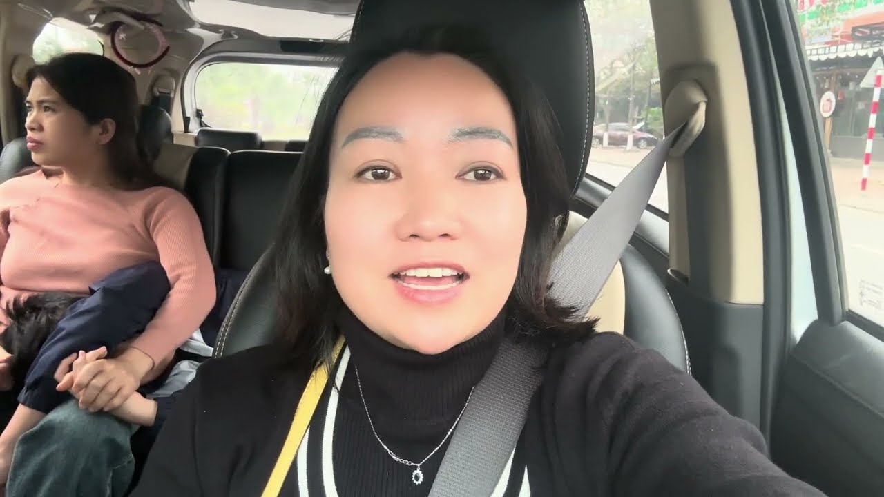 Tp Bắc Ninh Nhộn nhịp người Nước ngoài, Làng Tỷ Phú Đồng Kỵ  Ế Ẩm với những bộ bàn ghế tiền Tỷ