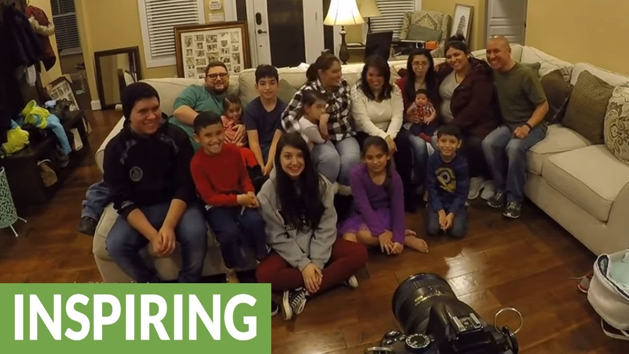 Sisters surprise each other with double pregnancy announcement