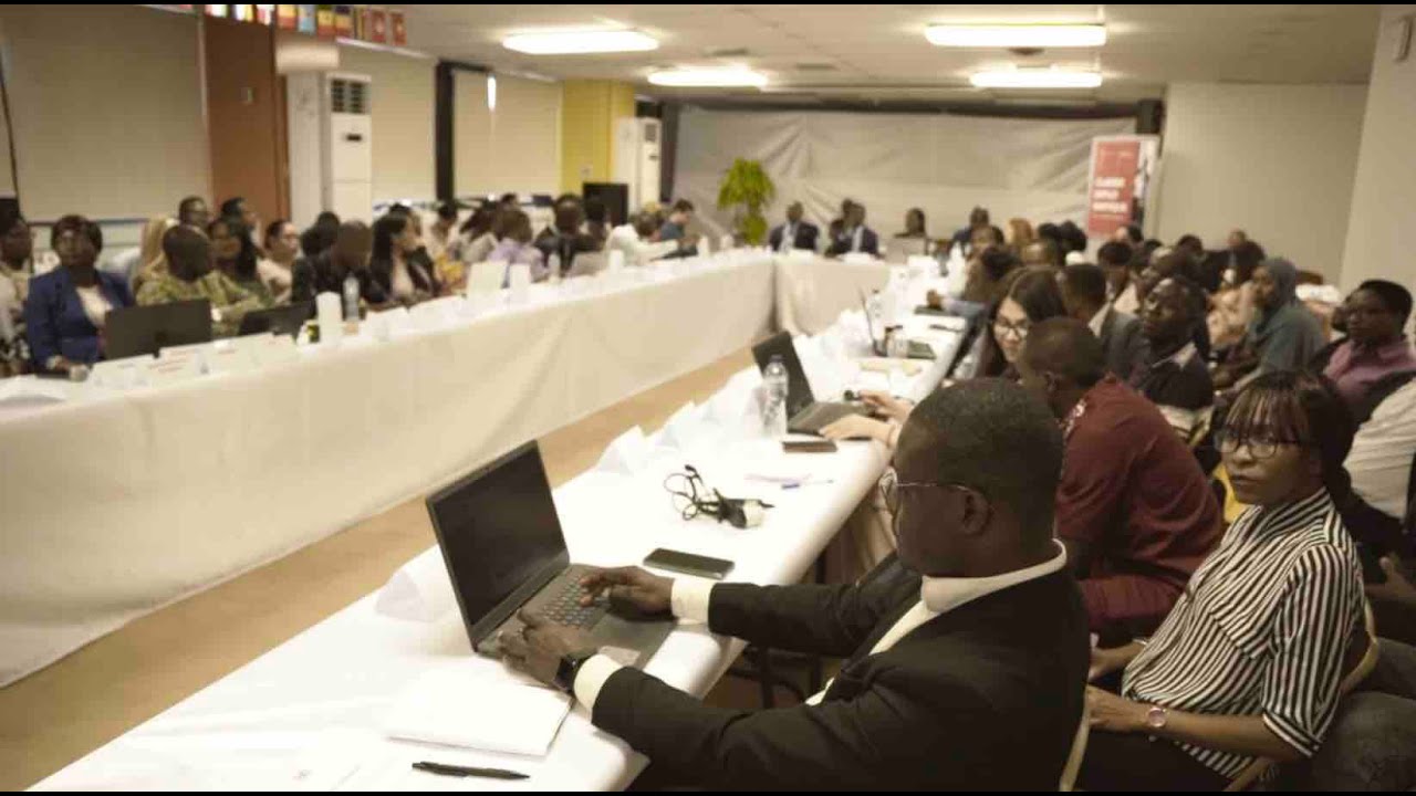 Classe diplomatique : simulation de la COP 27 Université Senghor, négociation de la finance climat