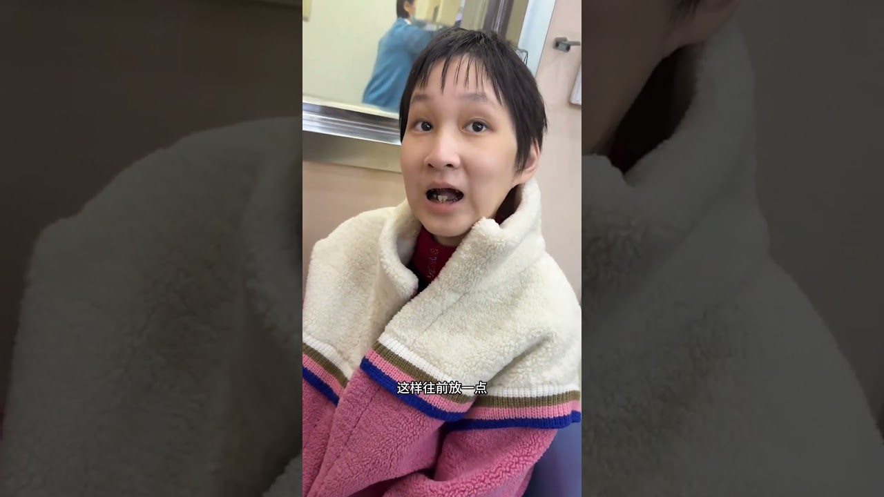 很难想象，从小玩到大的姐弟俩住在同一个屋檐下有14年没有一起吃饭过！昨天发生的事还心有余悸，让我不要回家了，在她家打地铺！#记录真实生活 #廖小乐 #人生感悟 @锡城二少