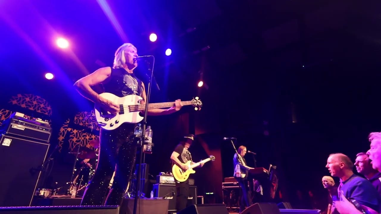 Slade -  Far Far Away ‘’Live’’ Iduna (Drachten) 14-11-2025