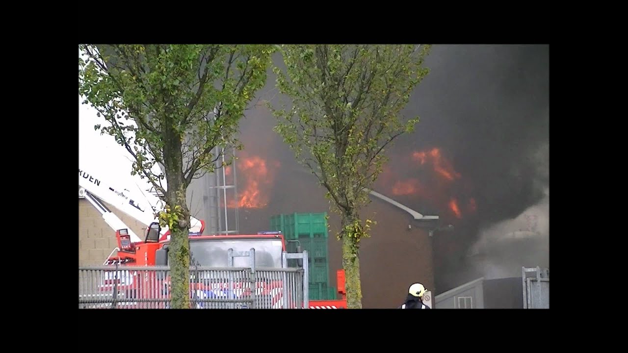 Zeer grote brand Frisia spekjesfabriek Harlingen