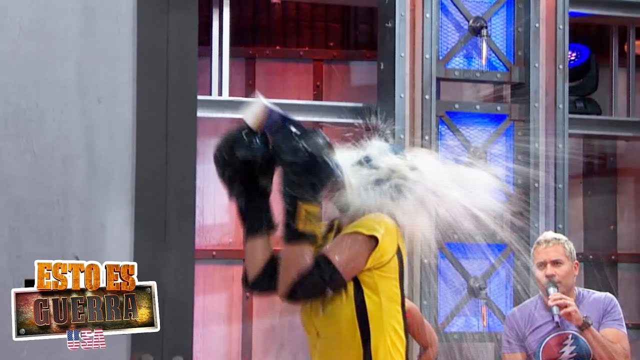 FAMOSOS BAÑADOS EN LECHE