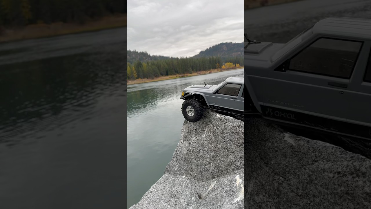 Axial SCX10.2 Jeep Cherokee XJ 1/10 scale rc rock crawler
