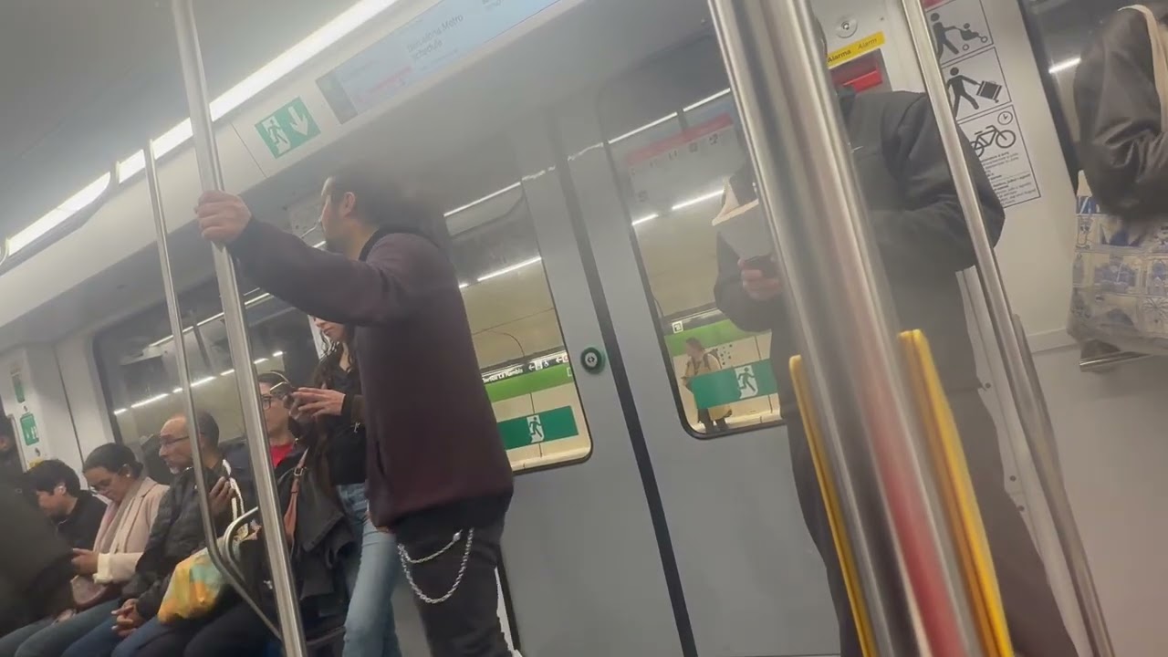 Metro de Barcelona L3 Trayecto de Passeig de Gràcia a Espanya en Serie 7065