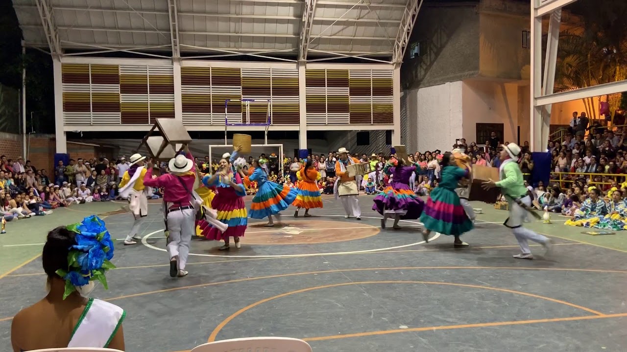 DANZA EL COROTEO (Folclor Colombiano)