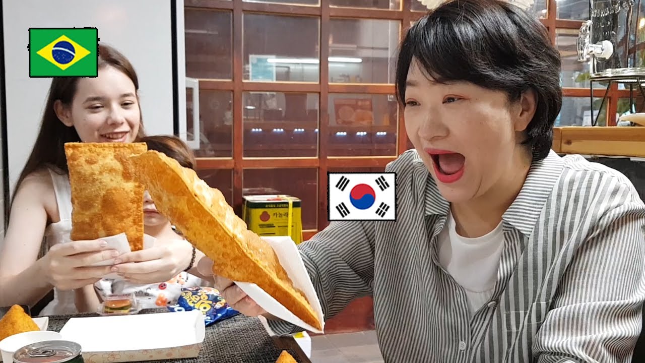 MINHA SOGRA COREANA COMENDO PASTEL PELA PRIMEIRA VEZ! | 이게 브라질 만두래요 ㅋㅋ