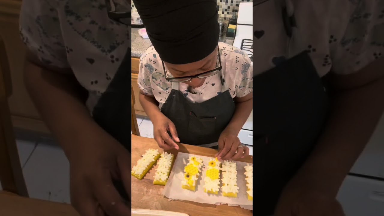 Honey Bee Scotch: Snap Bar Wax Melts