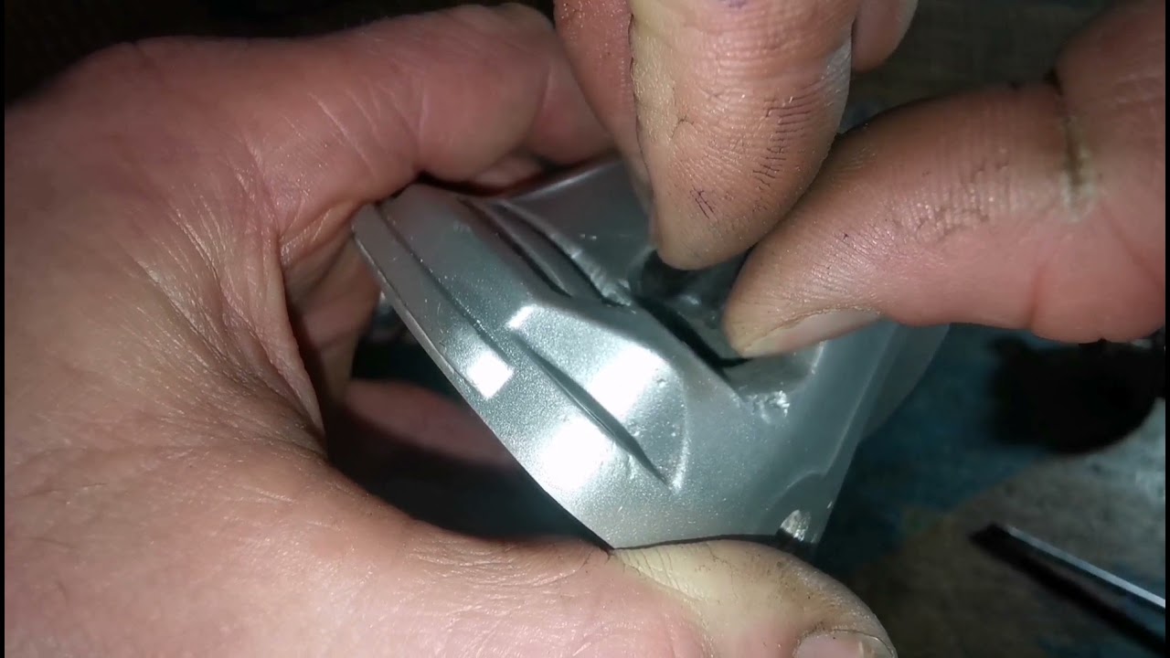 HOW TO FIX OR REPLACE THE BLADE LOCK BUTTON ON A 18V MAKITA GRINDER!!