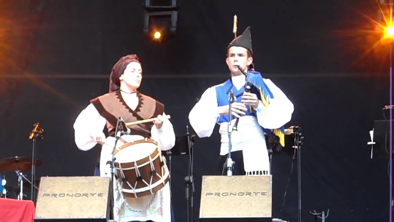 🔵Baile´l Centru - Gaita y Tambor. Concurso Noega de Xixón 2012⚪️