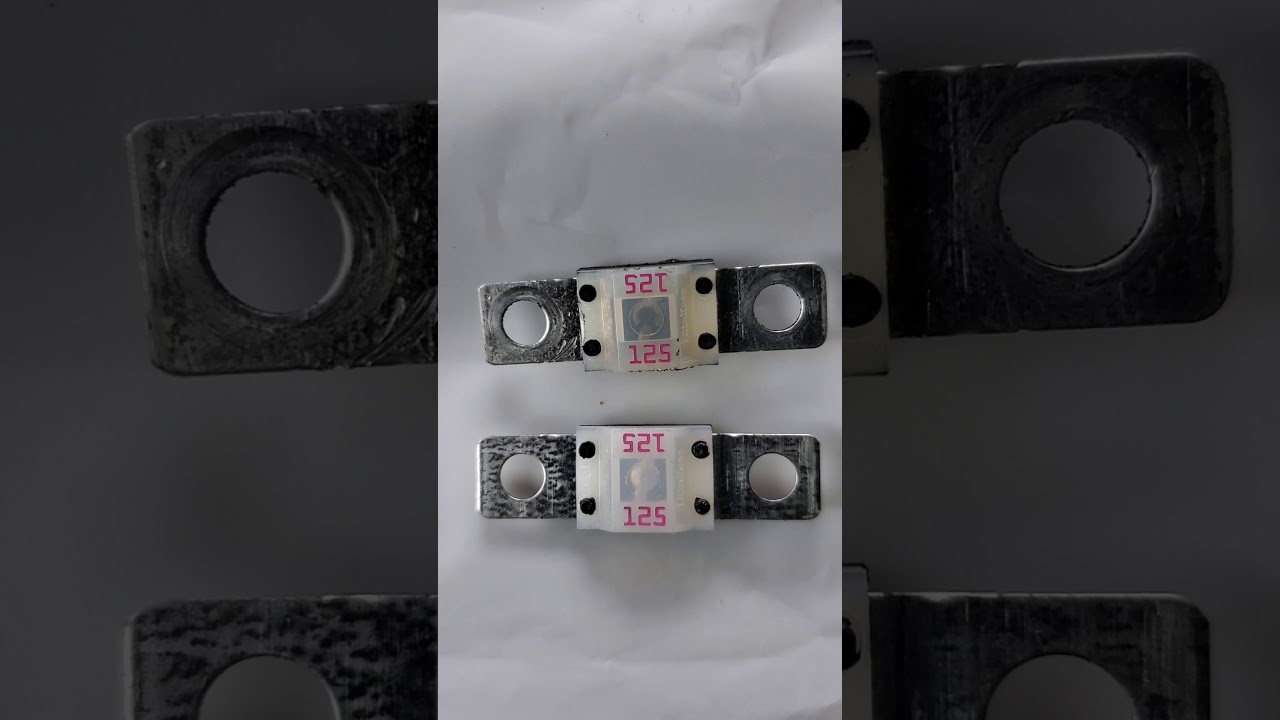 Fixing a Flashing Clearance Light on a 2016 Cascadia