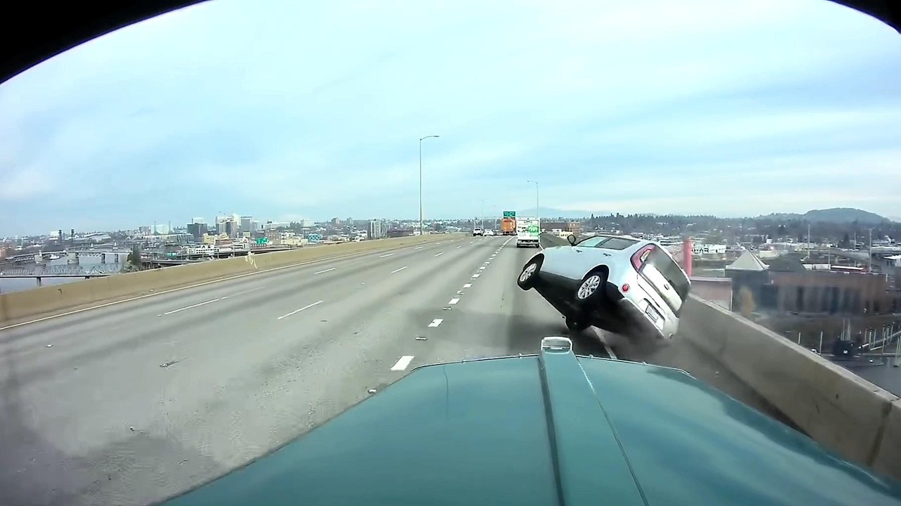 Reckless Drivers & Heroic Truckers | 9 Minutes of Road Madness
