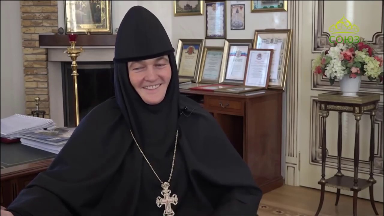 Дорога  к   храму  . Игумения   Феофания  .  Покровский  монастырь  Москвы  .