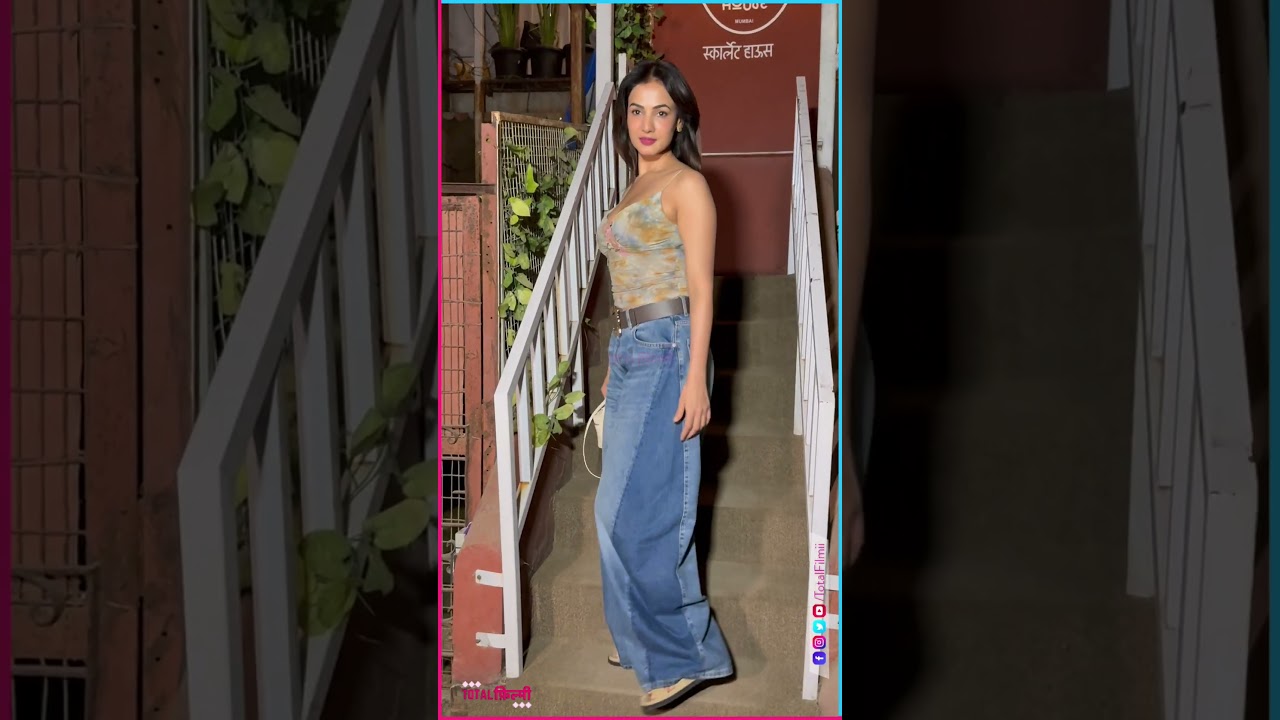 Sonal Chauhan Spotted In Bandra| Total Filmi #sonalchauhan #shorts