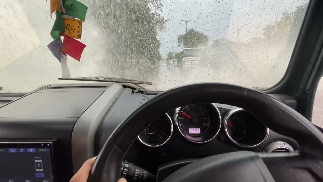 Water wading by Mahindra Thar on Delhi roads #mahindrathar #delhi #rain #splash #water