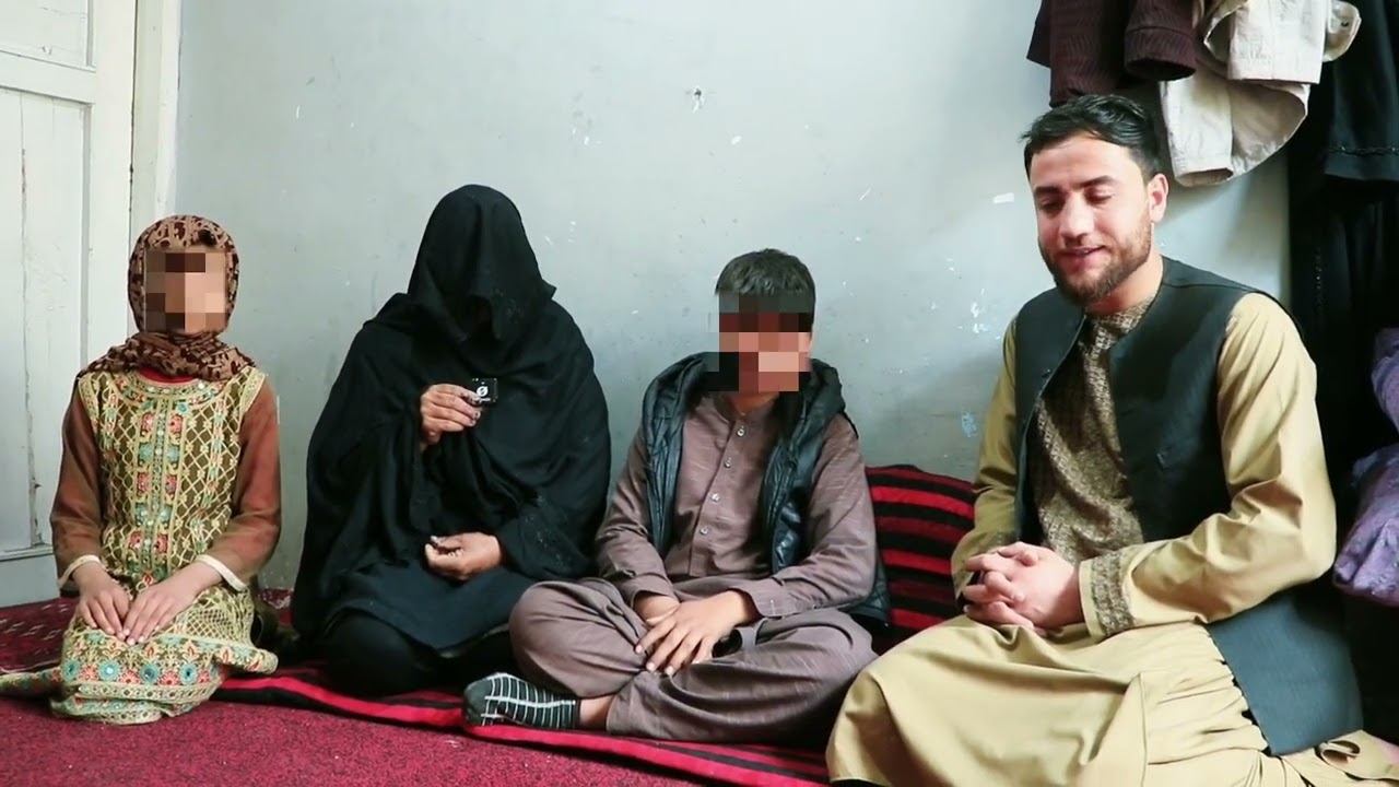 کمک رمضانی برای یک فامیل دیگر با پول محمد علی زاده 