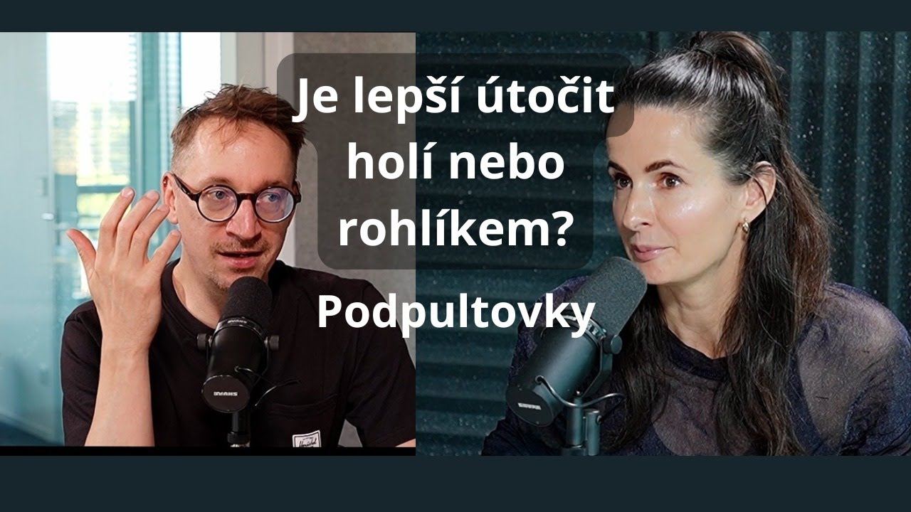 Je lepší útočit holí, nebo rohlíkem?