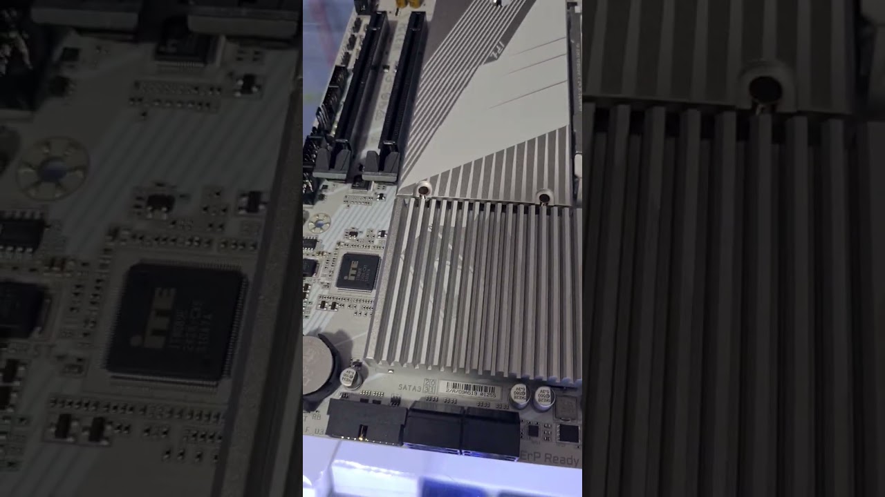 GIGABYTE B650E AORUS ELITE X AX ICE DDR5 AMD B650 AM5 MOTHERBOARD