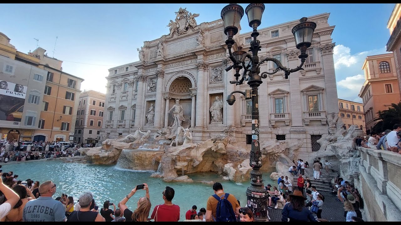 ROME - FONTANA DI TREVI ( TREVI FOUNTAIN ) 4K