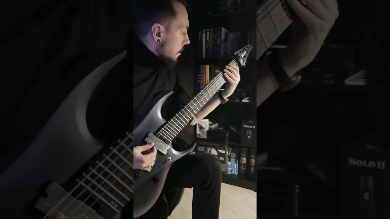 DISTRESS SIGNAL (Intro Riff) 