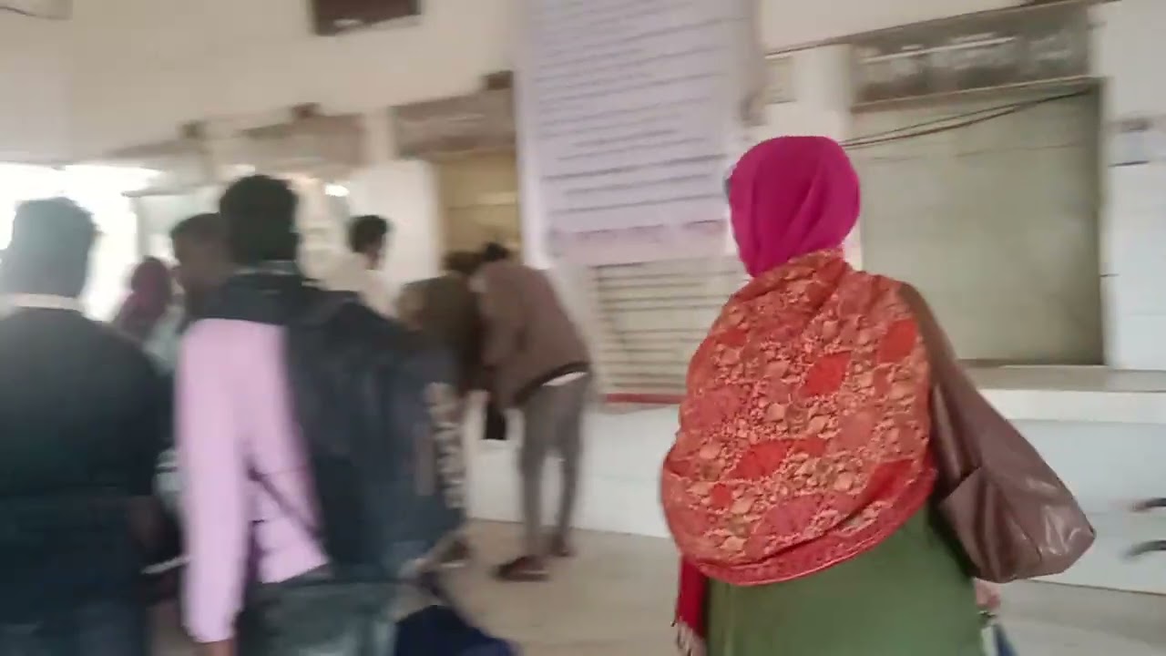 হেলো গাইস আমরা আছি নাটোর স্টেশন 