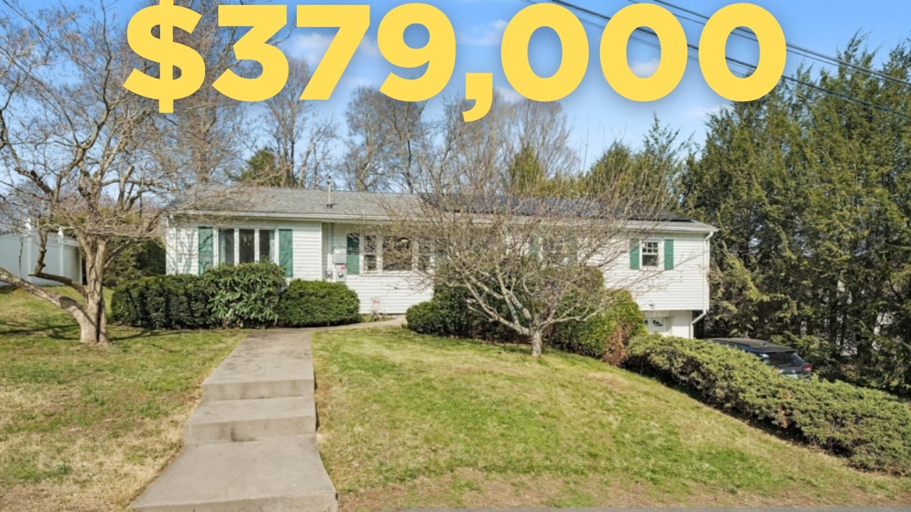 Inside a Charming Ranch Home in Watertown, CT | $379,000