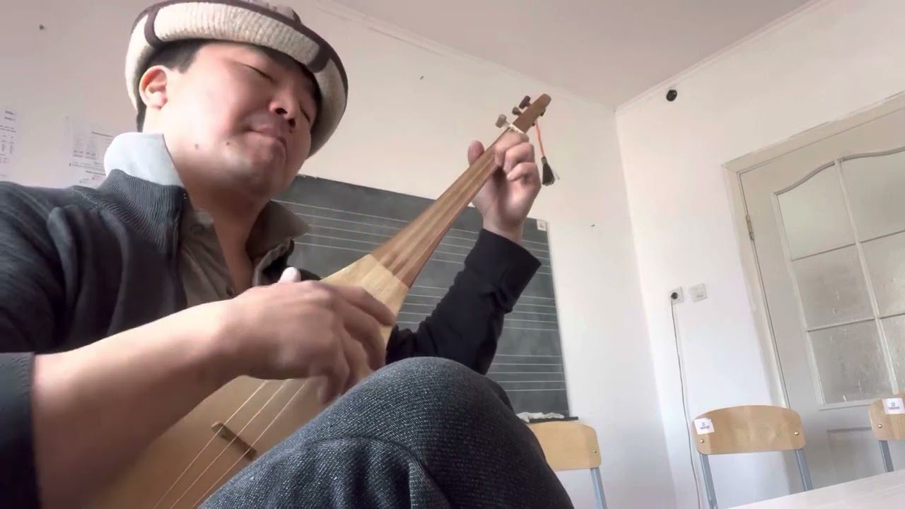 Комуз күүсү “саадак какты” атк. Нурбек Серкебаев. Kyrgyzstan folk music