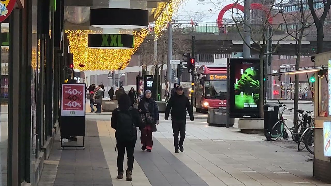 Christmas walking tour Stockholm | t central | tunnelbana | kungstragarden