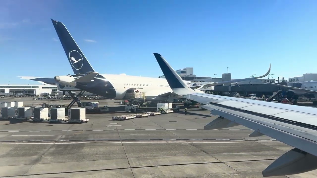Flying on Delta airlines airbus A321neo from Seattle Tacoma airport to Fort Lauderdale airport 
