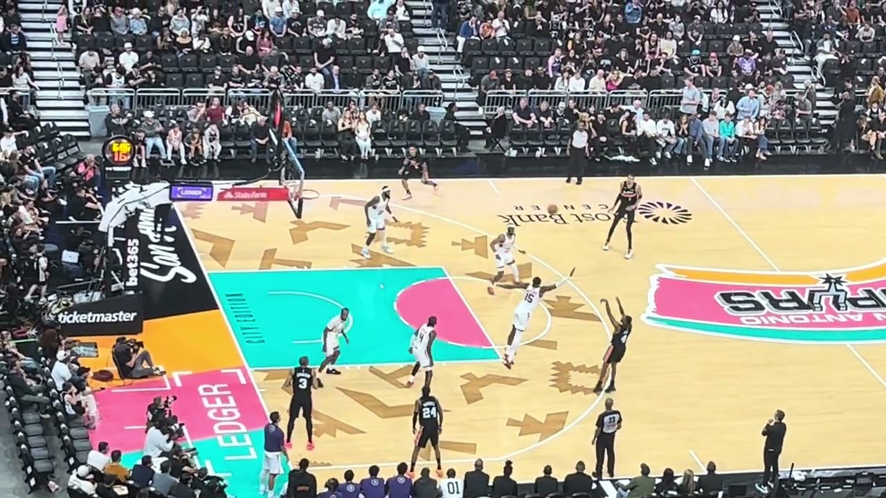 De’Aaron Fox buries a three pointer in Spurs 121-94 win over the Suns.