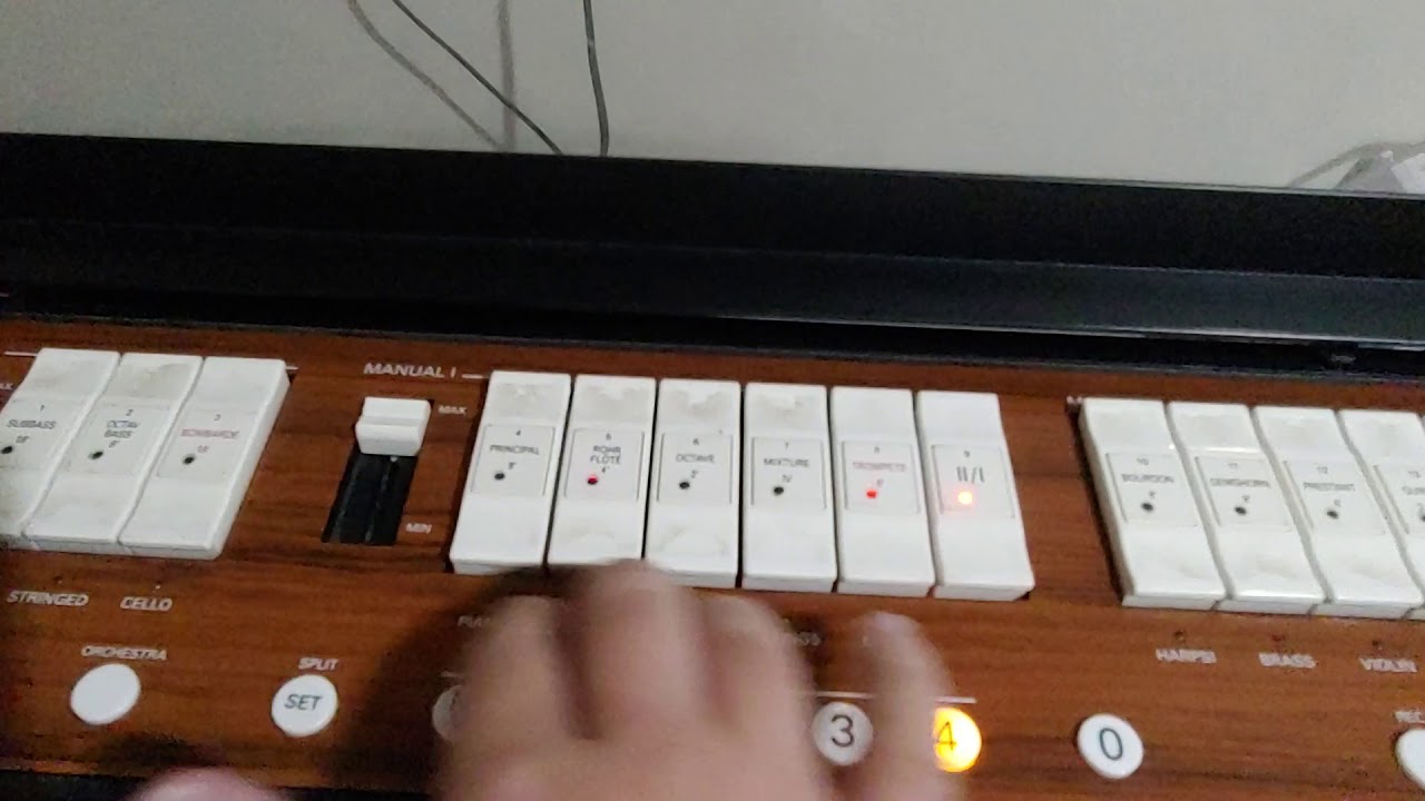 Demonstração Órgão portátil Roland C- 190 |