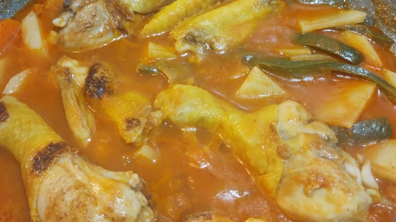 Pollo estofado