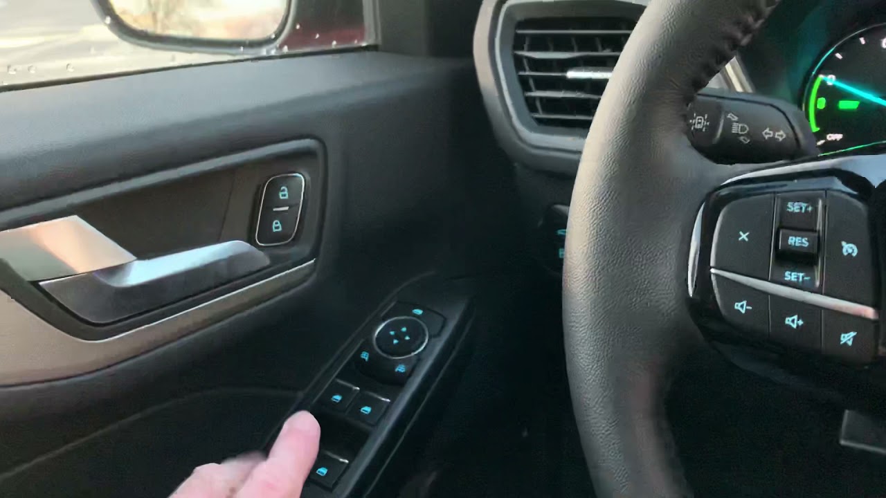 2021 Escape SE Hybrid Overview