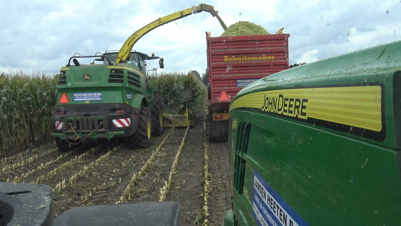 Mais hakselen met John Deere 8400 en inkuilen door loonbedrijf Jansen Heeten (2016)