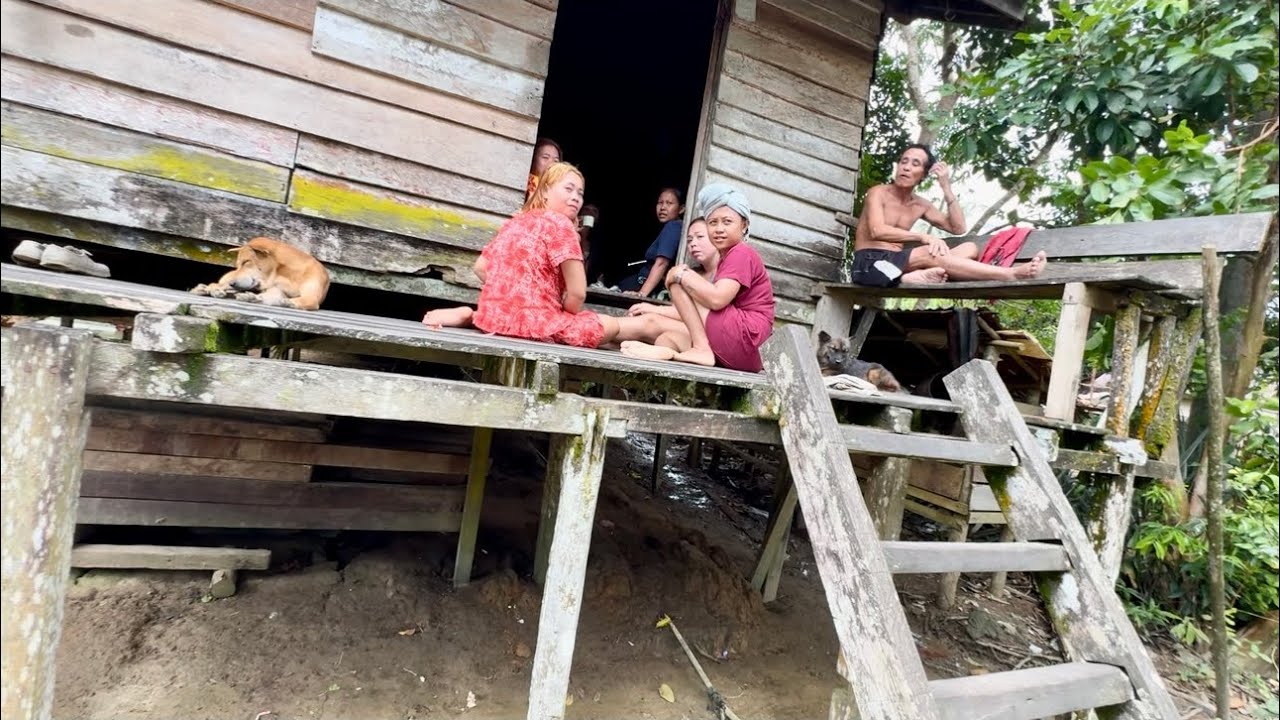 Tak disangka dipedalaman kampung ini berdiri kerajaan dayak kuno