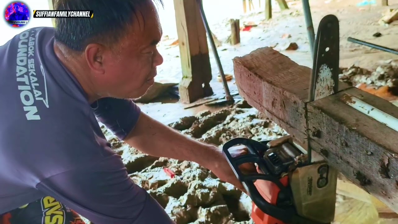 PART 1 JECK TIANG RUMAH GUYS BANYAK TURUN TERPAKSA JECK TINGGI SUPAYA RUMAH RATA GUYS AKIBAT BANJIR