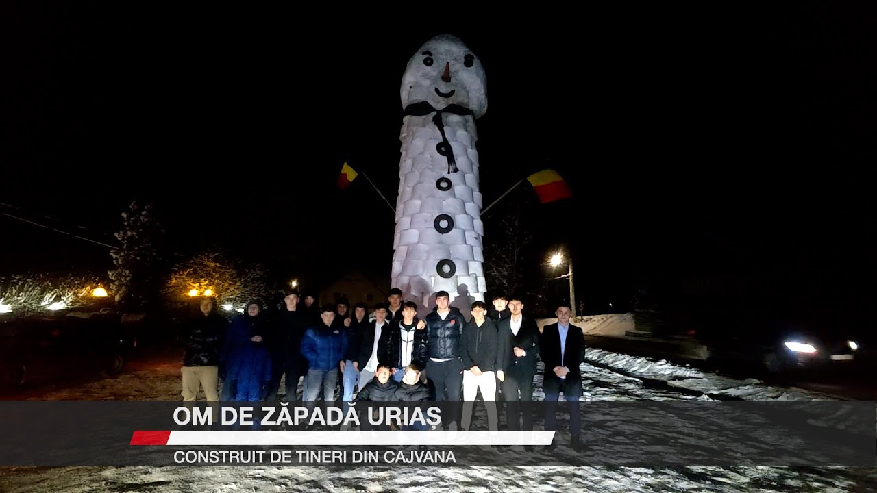 Om de zăpadă uriaș construit de tineri din Cajvana
