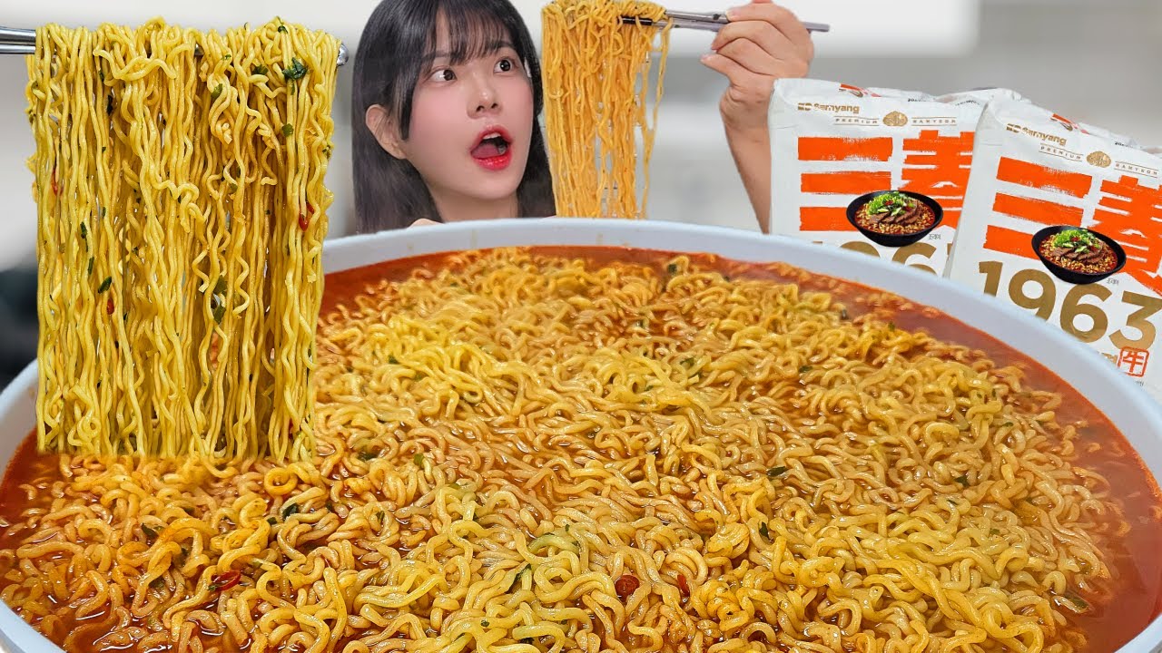 Корейский хит! Мукбанг на 10 пачек Uji-рамёна🔥Korean ramen eating show mukbang