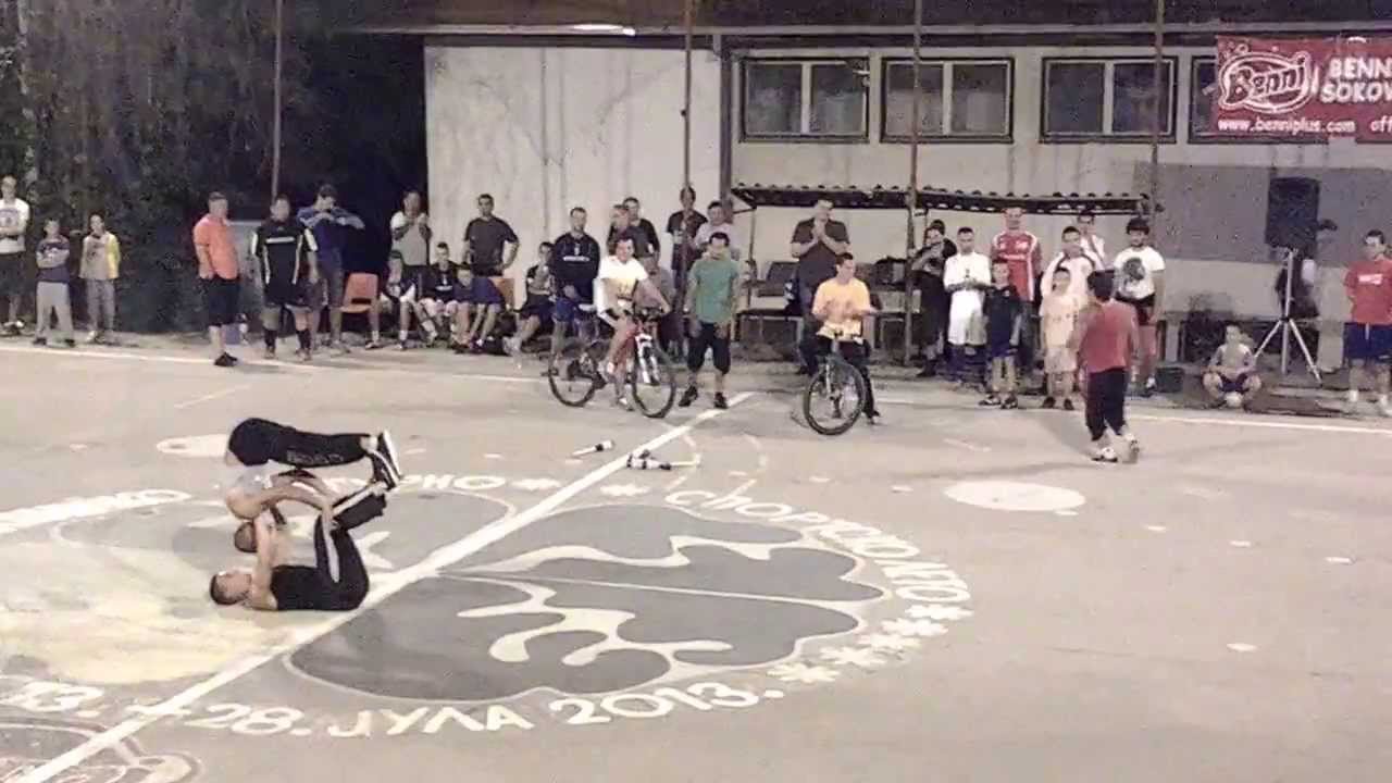 Jela&scaron;ničko Kulturno Sportsko Leto 2013 - Nastup akrobatske grupe USB