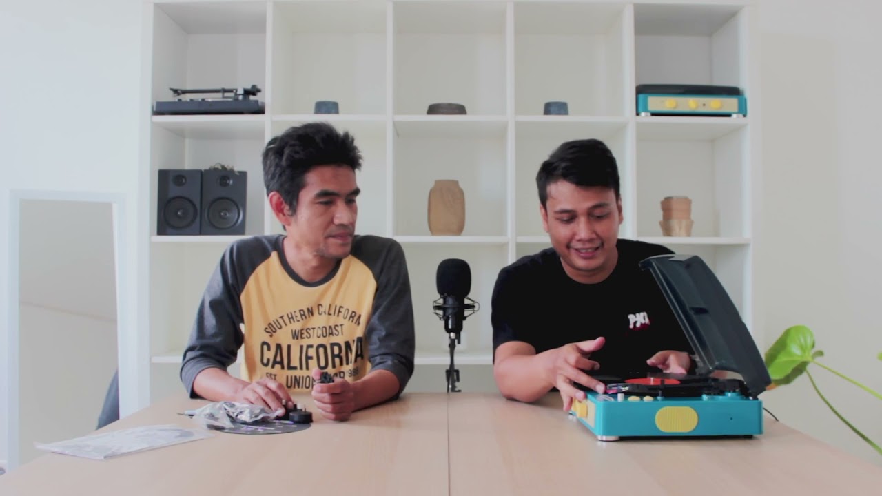 Gadhouse Brad Turntable Riview ( Portable , Manis , Kecil dan Pas untuk Pemula )