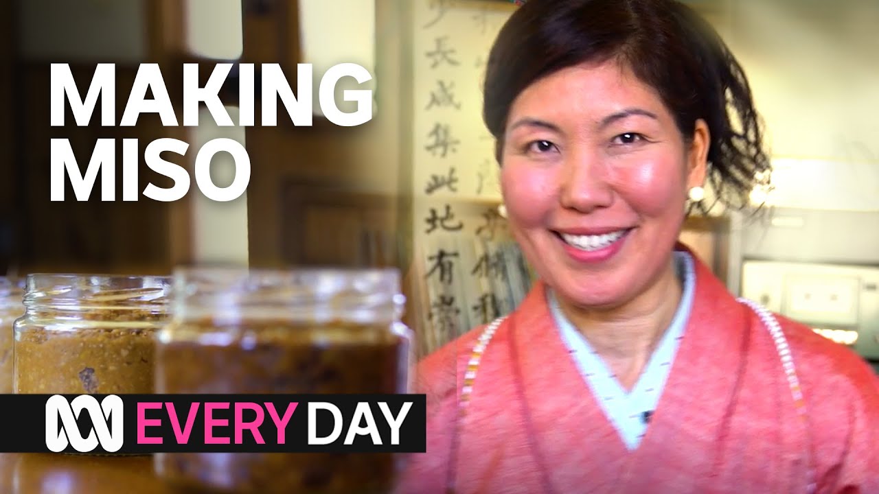 How to make homemade miso soup with just three ingredients 😍🥣 | Everyday Food | ABC Australia