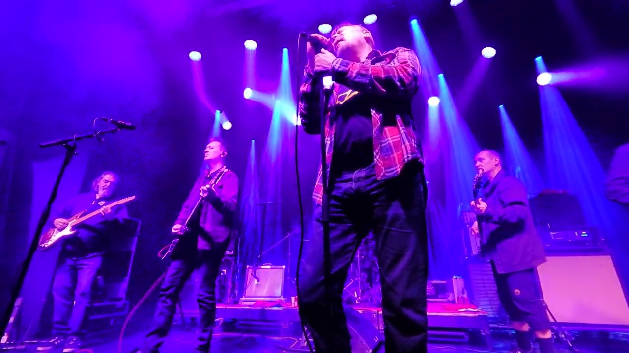 Kolmas Nainen 8.10.2022 Tavastia. Vuoret tuuli pois puhaltaa