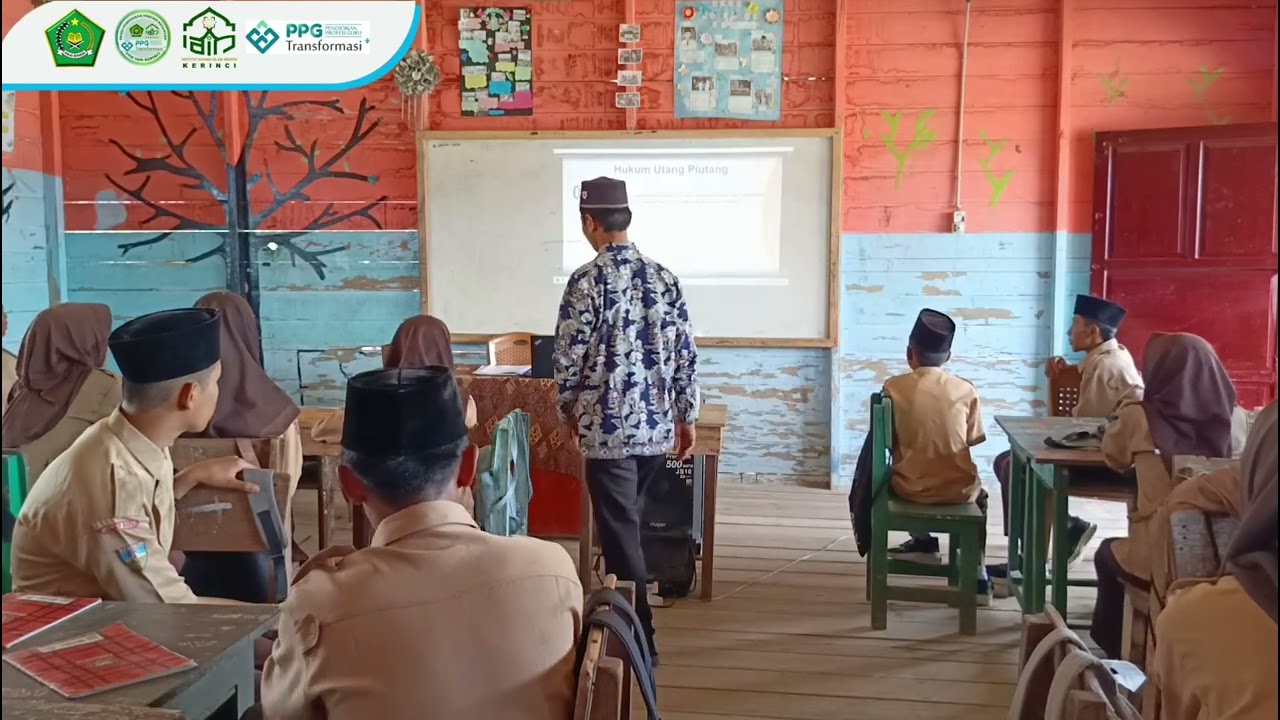 Vidio ukin M JAMILUN ngajar fiqih kls 9 di MTs Far'ussa'adah Arabiyah senyerang.. 