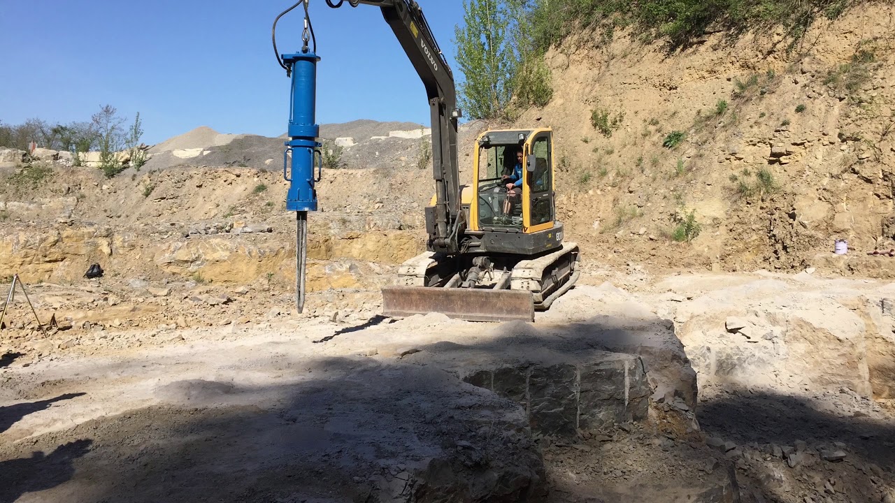Yamamoto Rock Splitter HRB-1000 in Concrete Demolition