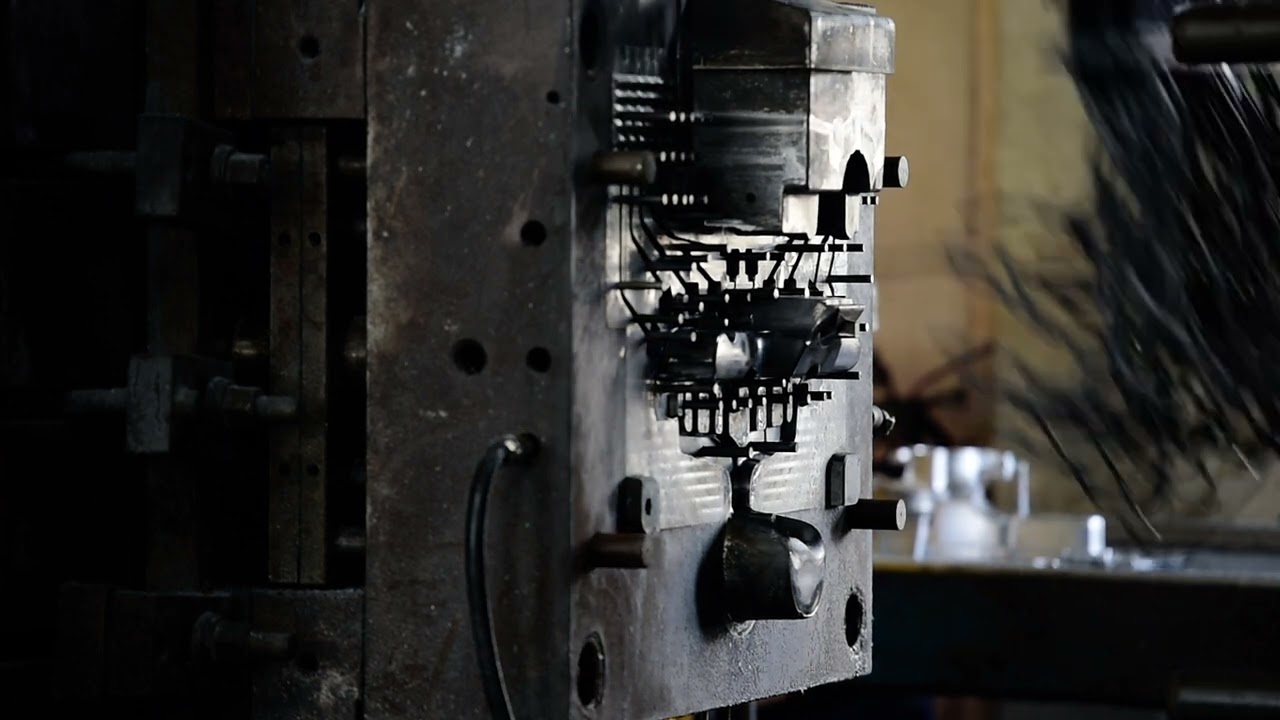 Boost Your Die Casting Efficiency with Automated Pickup and Spraying