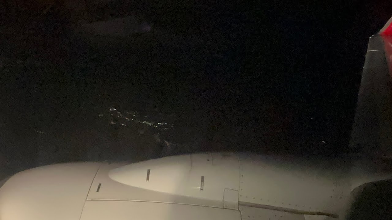 Our Flight - QF633 landing into MEL from BNE, plane swerving around lightning - 12 March 2025