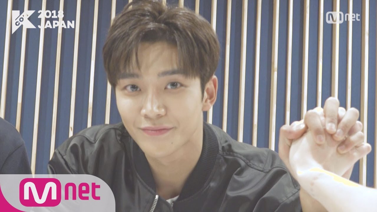 [KCON 2018 JAPAN] SF9’s VIRTUAL AUTOGRAPHING EVENT