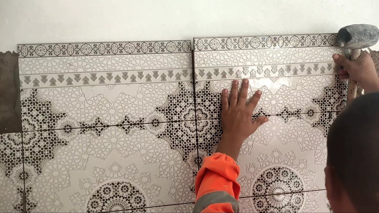تركيب السيراميك الصالون ديكور جميل يجمع بين الزليج البلدي والعصري والثمن مناسب جدا